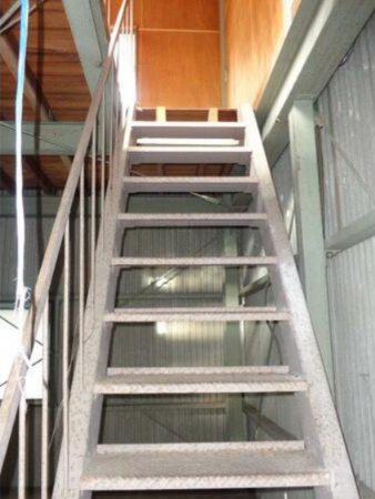 鈴鹿市白子、収益物件/倉庫の画像です
