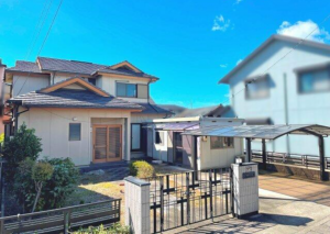 鈴鹿市神戸、中古一戸建ての外観画像です