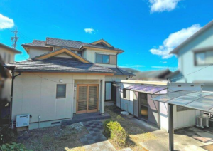 鈴鹿市神戸、中古一戸建ての外観画像です