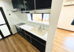 鈴鹿市稲生塩屋、中古一戸建てのキッチン画像です