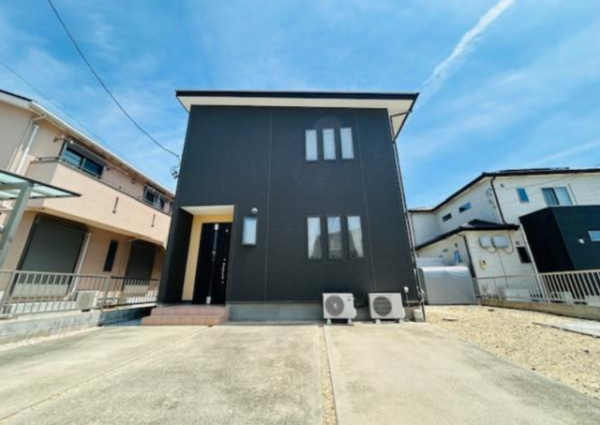 鈴鹿市稲生塩屋、中古一戸建ての外観画像です