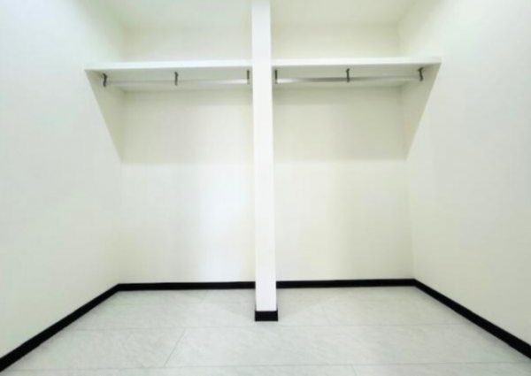 鈴鹿市稲生塩屋、中古一戸建ての収納画像です