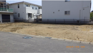 鈴鹿市東磯山、土地の前面道路を含む現地写真画像です