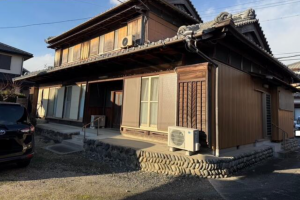 鈴鹿市小田町、中古一戸建ての外観画像です