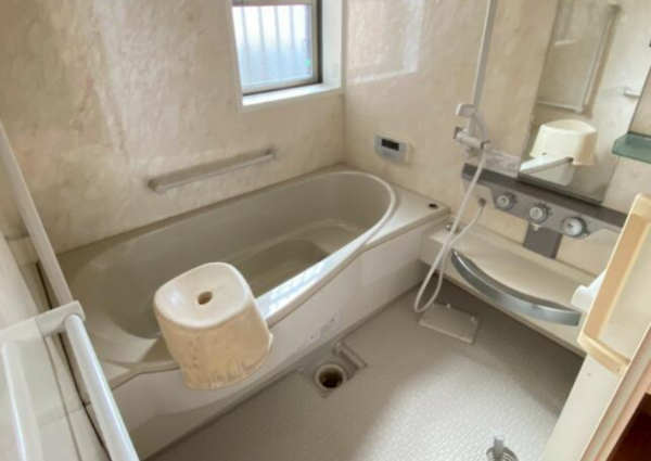 鈴鹿市小田町、中古一戸建ての風呂画像です