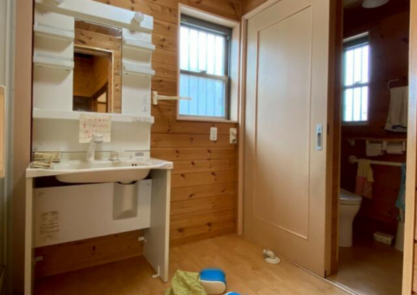 鈴鹿市小田町、中古一戸建ての洗面画像です