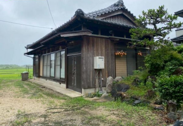 鈴鹿市小田町、中古一戸建ての外観画像です