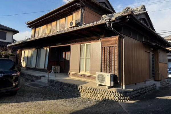 鈴鹿市小田町、中古一戸建ての外観画像です