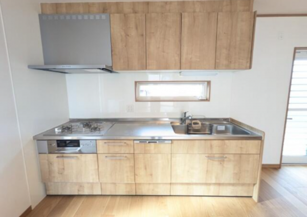 鈴鹿市住吉、中古一戸建てのキッチン画像です