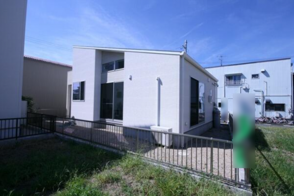 鈴鹿市算所、中古一戸建ての外観画像です