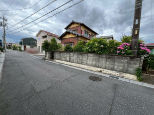 鈴鹿市東玉垣町、土地の前面道路を含む現地写真画像です