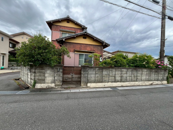 鈴鹿市東玉垣町、土地の前面道路を含む現地写真画像です
