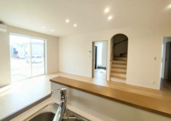 鈴鹿市東玉垣町、新築一戸建ての居間画像です