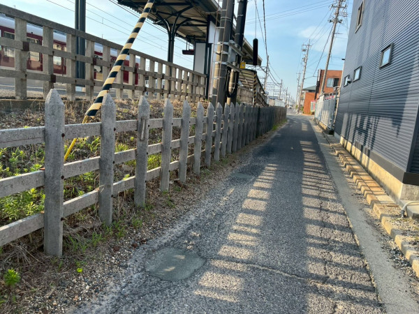 鈴鹿市長太旭町、土地の前面道路を含む現地写真画像です