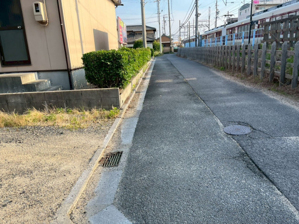 鈴鹿市長太旭町、土地の前面道路を含む現地写真画像です