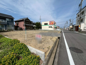 鈴鹿市南堀江、土地の前面道路を含む現地写真画像です