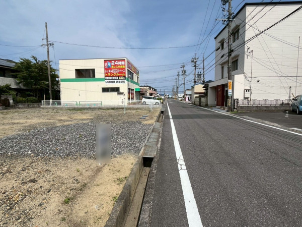 鈴鹿市南堀江、土地の前面道路を含む現地写真画像です