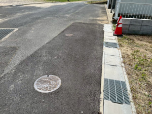 鈴鹿市若松中、土地の前面道路を含む現地写真画像です