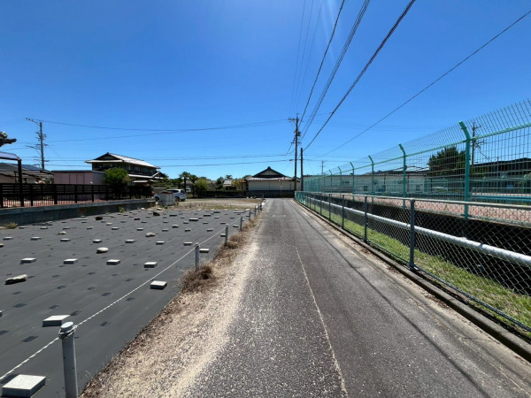 鈴鹿市東江島町、土地の外観画像です