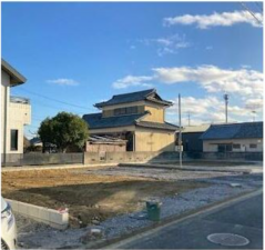 鈴鹿市長太新町、新築一戸建ての前面道路を含む現地写真画像です