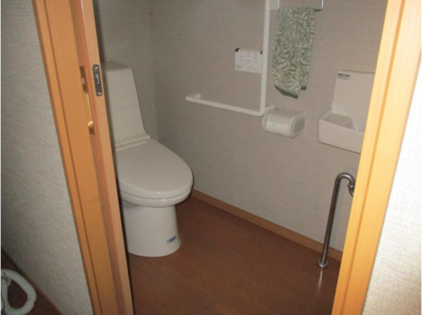 鈴鹿市若松西、中古一戸建てのトイレ画像です