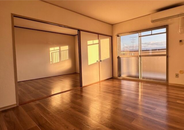 鈴鹿市庄野東、マンションの内装画像です