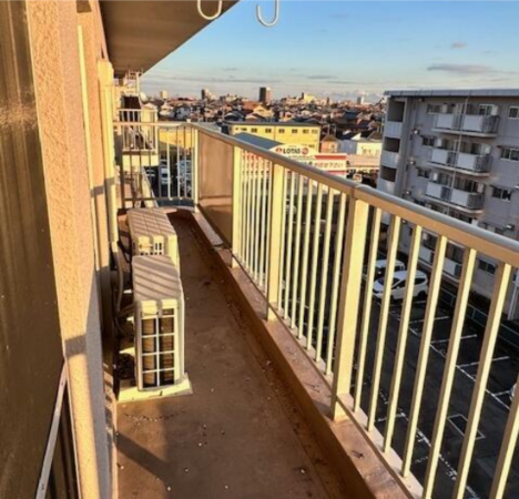 鈴鹿市庄野東、マンションのバルコニー画像です