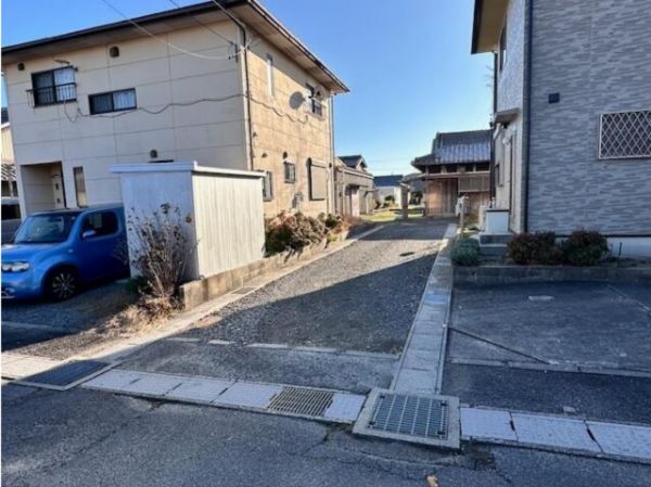鈴鹿市林崎、土地の前面道路を含む現地写真画像です