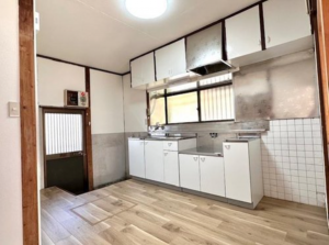 鈴鹿市北堀江、中古一戸建てのキッチン画像です