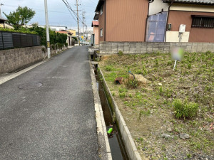 鈴鹿市十宮町、土地の前面道路を含む現地写真画像です