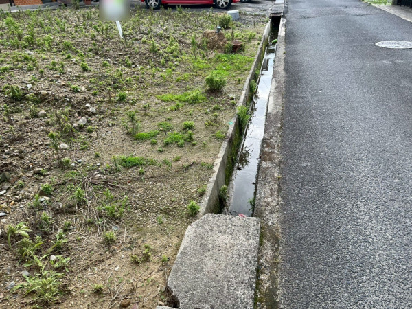 鈴鹿市十宮町、土地の前面道路を含む現地写真画像です
