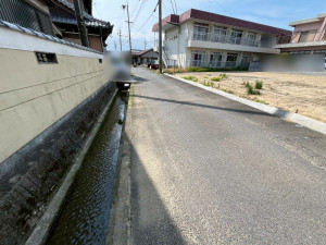 鈴鹿市南堀江、土地の前面道路を含む現地写真画像です