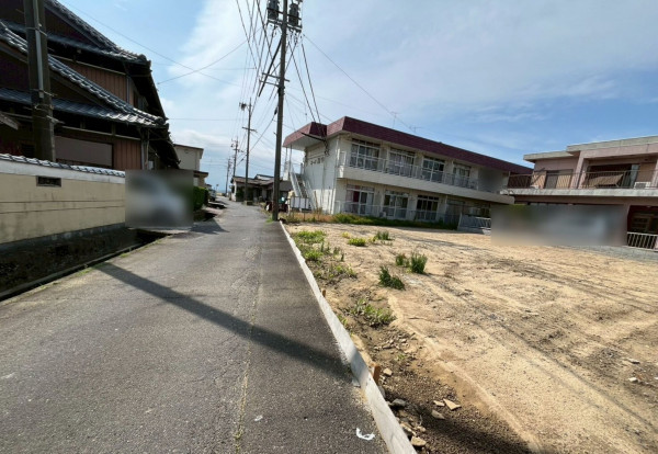 鈴鹿市南堀江、土地の前面道路を含む現地写真画像です
