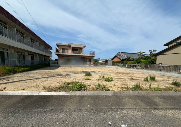 鈴鹿市南堀江、土地の前面道路を含む現地写真画像です