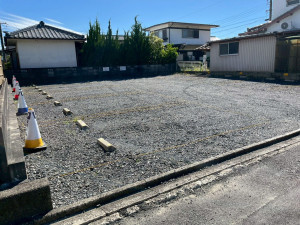 鈴鹿市東磯山、土地の前面道路を含む現地写真画像です