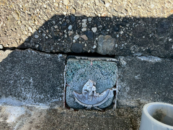 鈴鹿市東磯山、土地の前面道路を含む現地写真画像です