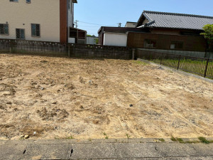 鈴鹿市稲生、土地の前面道路を含む現地写真画像です