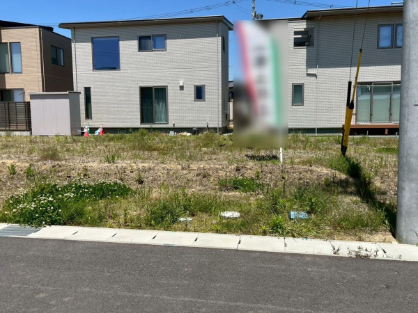 鈴鹿市北玉垣町、土地の前面道路を含む現地写真画像です