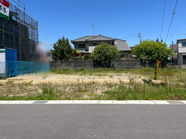 鈴鹿市北玉垣町、土地の前面道路を含む現地写真画像です