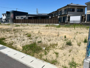 鈴鹿市北玉垣町、土地の前面道路を含む現地写真画像です