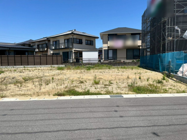 鈴鹿市北玉垣町、土地の前面道路を含む現地写真画像です