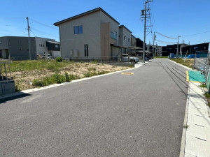 鈴鹿市北玉垣町、土地の前面道路を含む現地写真画像です