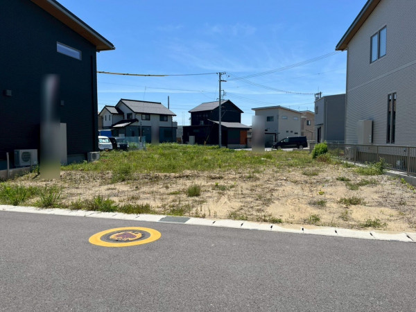 鈴鹿市北玉垣町、土地の前面道路を含む現地写真画像です