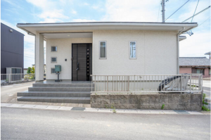 鈴鹿市稲生塩屋、中古一戸建ての外観画像です