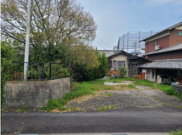 鈴鹿市寺家、土地の前面道路を含む現地写真画像です