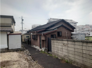 鈴鹿市寺家、土地の前面道路を含む現地写真画像です