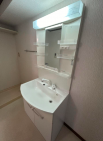 宇部市寿町、マンションの洗面画像です