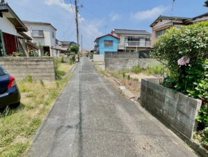 宇部市草江、土地の前面道路を含む現地写真画像です