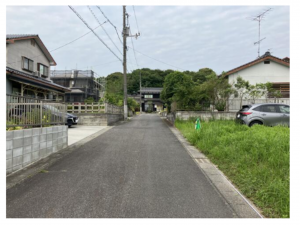宇部市大字船木、土地の前面道路を含む現地写真画像です