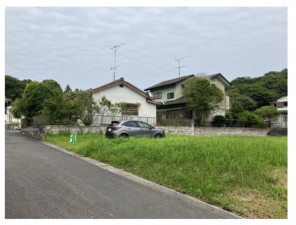 宇部市大字船木、土地の前面道路を含む現地写真画像です